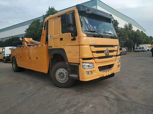 重汽豪沃單橋一拖一清障車(chē)