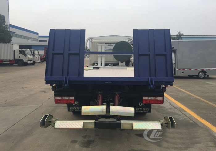 一拖二  藍(lán)牌東風(fēng)小多利卡清障車(chē)