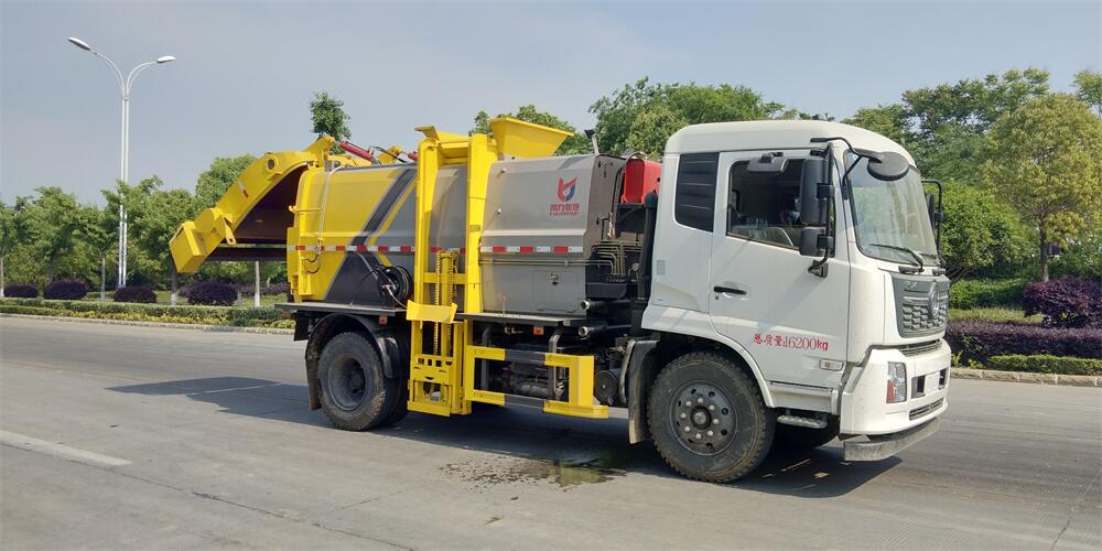 12方餐廚垃圾車(chē)-東風(fēng)天錦國(guó)六12方廚余泔水餐廚垃圾車(chē)廠家（方罐）