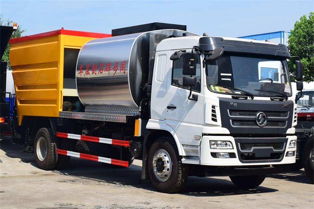 單橋同步碎石封層車(chē)-陜汽軒德X6單橋同步碎石封層車(chē)