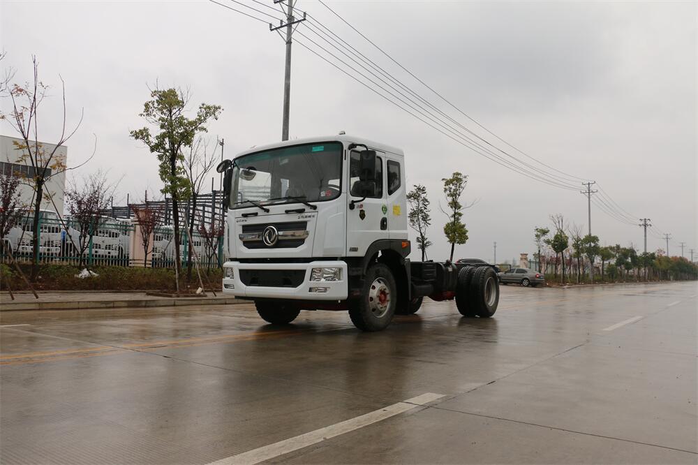 東風D9（3950，康明斯210）國六 內(nèi)飾照片圖